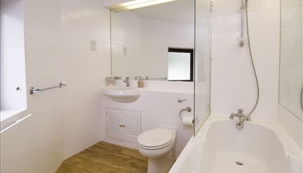 River Lodge - typical bathroom