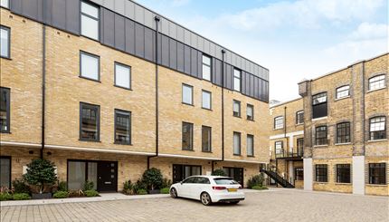 Courtyard View & Parking